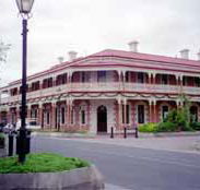 Jens Town Hall Hotel - Darwin Holiday