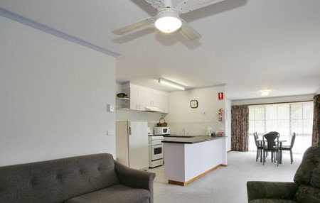 Summerfield Studio Apartments - Darwin Holiday 1