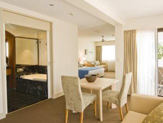 Waves Byron Bay - Darwin Holiday 4