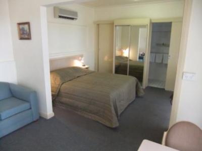 Country Comfort Cowra Countryman Motor Inn - Darwin Holiday 1