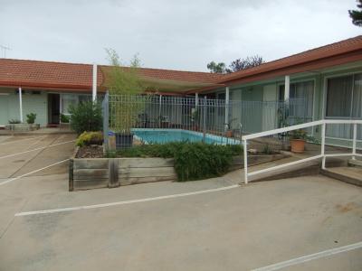 Country Comfort Cowra Countryman Motor Inn - Darwin Holiday 3