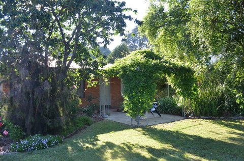 Bright Colonial Inn Motel - Darwin Holiday 2