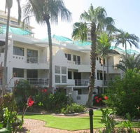 Camargue Beachfront Apartments - Darwin Holiday