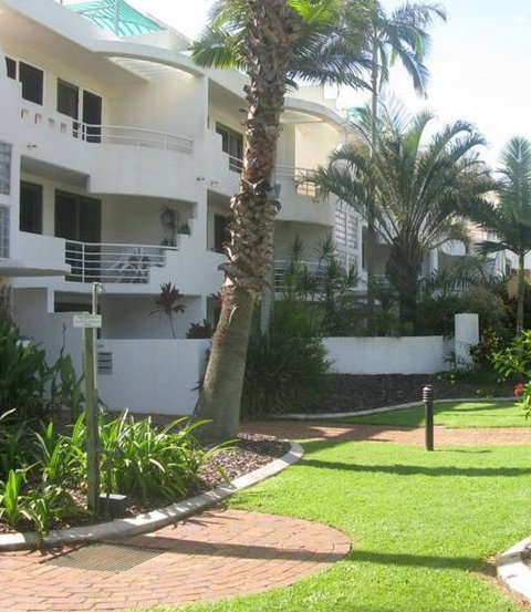 Camargue Beachfront Apartments - Darwin Holiday 1