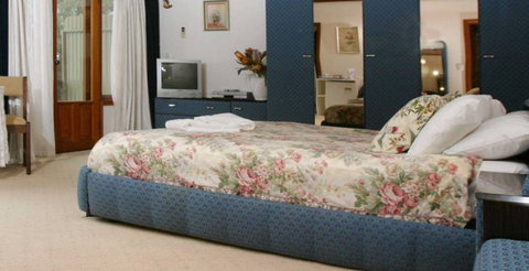 Chalet Swisse Spa Retreat - Darwin Holiday 1