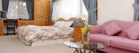 Chalet Swisse Spa Retreat - Darwin Holiday 5