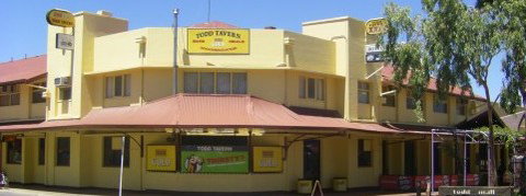 Todd Tavern - Darwin Holiday 0