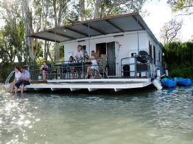 The Murray Dream Self Contained Moored Houseboat - Darwin Holiday 0