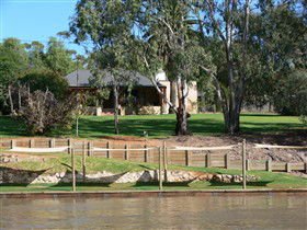 Roonka Riverfront Cottages - Darwin Holiday 0