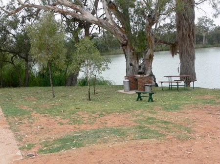 Roonka Riverfront Cottages - Darwin Holiday 1