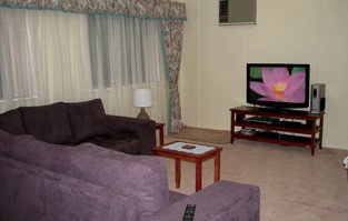 Louth Bay Holiday Apartment - Darwin Holiday 1