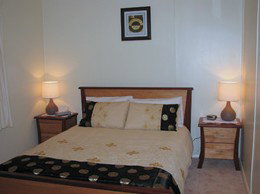 Louth Bay Holiday Apartment - Darwin Holiday 2