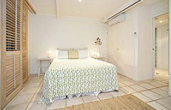 Absolute Beachfront Belongil Summerhouse - Darwin Holiday 5