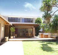 Barefoot On Tallow's - Darwin Holiday