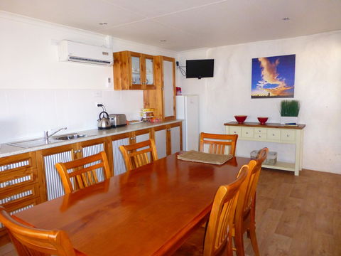 Underground Bed And Breakfast - Darwin Holiday 1