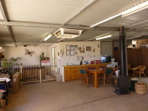 Underground Bed And Breakfast - Darwin Holiday 3