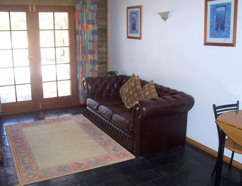 McLaren Ridge 1 - McLaren Ridge Log Cabins - Darwin Holiday 3