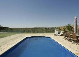 McLaren Ridge 4 - McLaren Ridge Log Cabins - Darwin Holiday 0