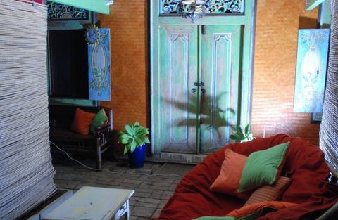 The Lotus Eater - Darwin Holiday 4