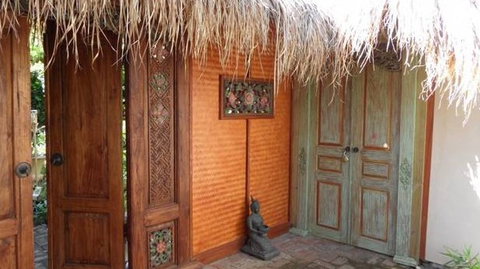 The Lotus Eater - Darwin Holiday 10