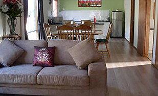 Lazy Days B&B Cottage - Darwin Holiday 1