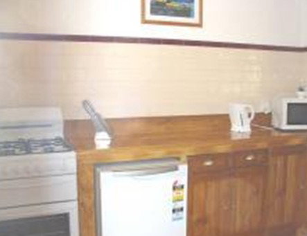 The Birches - Darwin Holiday 4