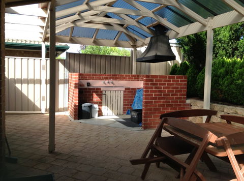 Lakeside Getaway - Darwin Holiday 9