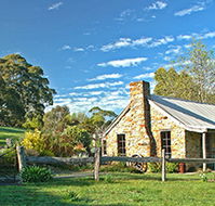 Adelaide Hills Country Cottages - Gum Tree Cottage - Darwin Holiday