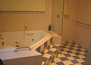 Naracoorte Cottages - MacDonnell House - Darwin Holiday 4