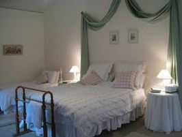 Peechabella Vineyards Bed & Breakfast - Darwin Holiday 1