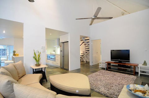 Serenity Accommodation: Port Douglas - Darwin Holiday 1
