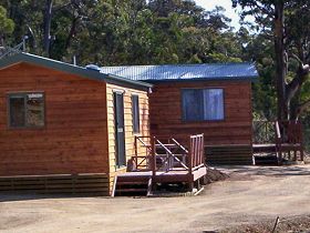 Whale Watchers Retreat - Darwin Holiday 0