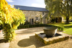 Red Feather Inn - The - Darwin Holiday 0