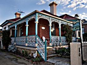 Merre Bes - Darwin Holiday 0