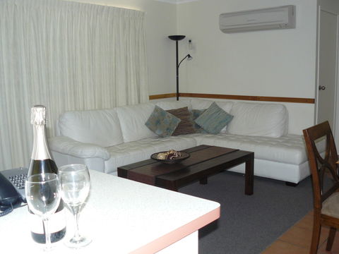 Rainbow Getaway Holiday Apartments - Darwin Holiday 4