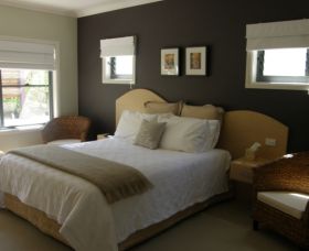 CeeSpray On Owen Bed And Breakfast - Darwin Holiday 0