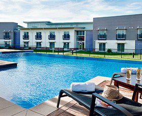 Springs Resort - Shoalhaven Sports Motel - Darwin Holiday 0