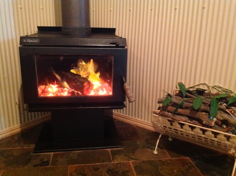 Maleny Country Cottages - Darwin Holiday 3