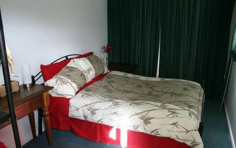 Christmas Tree Cottage - Darwin Holiday 2