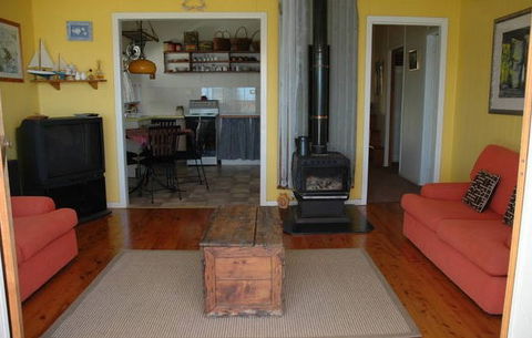 A Lake House At Burrill Lake - Darwin Holiday 1