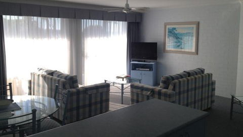 Breakers Apartments Mollymook - Darwin Holiday 1