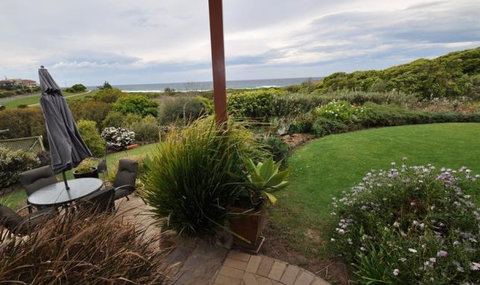 Beachfront Apartments Narooma - Darwin Holiday 0