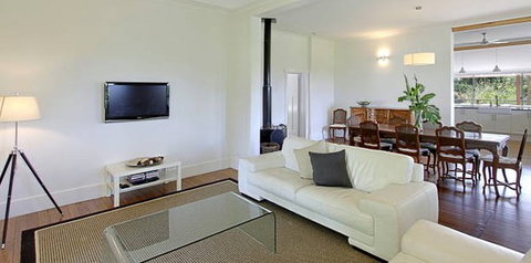 Avalon Lea - Darwin Holiday 3