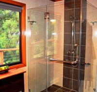 A Waterfall Hideout-Rainforest Cabin for Couples - Darwin Holiday