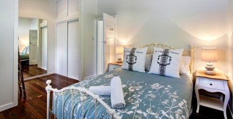 A Summer Cottage - Darwin Holiday 2