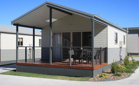 Bowlo Holiday Cabins - Darwin Holiday 5