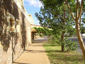 Broken Hill Caledonian Bed And Breakfast - Darwin Holiday 1