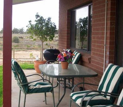 Riverland Holiday Cottage - Darwin Holiday 5