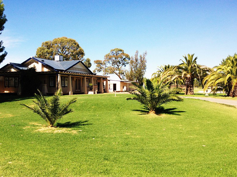 Curlwaa NSW Darwin Holiday