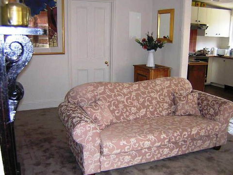 Cooma Cottage - Accommodation - Darwin Holiday 3